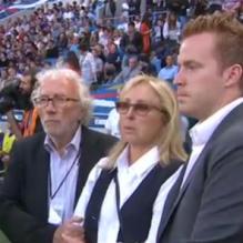 <p>Deux mois après sa mort, Thierry Roland a été honoré le 15 août 2012 par une standing ovation d'une minute d'applaudissements en préambule au match France-Uruguay au stade Océane du Havre.</p>