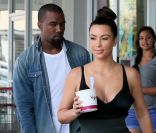 Kanye West : en plein travail à Hawaï, il se détend avec Kim Kardashian