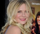 Kirsten Dunst pétillante à l'avant-première de  Bachelorette  à Los Angeles, le 23 août 2012.