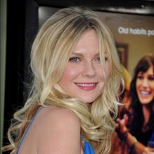 Kirsten Dunst pétillante à l'avant-première de <em>Bachelorette</em> à Los Angeles, le 23 août 2012.