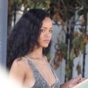 Rihanna à L.A. : Sage sirène le jour, bad girl obscène la nuit...
