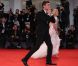 Zac Efron et Maika Monroe défilent sur le tapis rouge de la Mostra de Venise, le vendredi 31 août 2012.