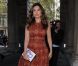 Kelly Brook arrive au défilé Bora Aksu. Fashion Week de Londres, le 14 septembre 2012.