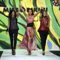Elisabetta Canalis : Une Miss Bikini torride à la Fashion Week de Milan