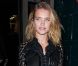 Natalia Vodianova arrive au lycée Carnot pour assister au défilé Givenchy prêt-à-porter printemps-été 2013. Paris, le 30 septembre 2012.
