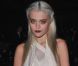 Sky Ferreira assiste au défilé Givenchy prêt-à-porter printemps-été 2013 au lycée Carnot. Paris, le 30 septembre 2012.