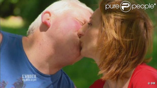 Thierry et Annie se font un bisou dans L'amour est dans le pré 7