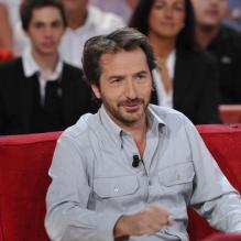 Edouard Baer sur le tournage de l'émission <em>Vivement Dimanche</em> spéciale Astérix et Obélix que diffusera France 2, dimanche 7 octobre 2012.