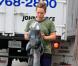 Après avoir garé sa voiture, Hilary Duff se rend à son cours de gym à Los Angeles le 8 octobre 2012.