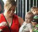 Hilary Duff emmène son fils Luca à la crèche le 2 octobre 2012.