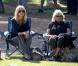 Complicité mère fille pour Heidi Klum et Erna. Brentwood, le 13 octobre 2012.