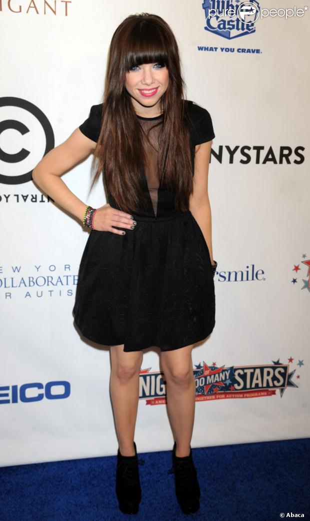 Carly Rae Jepsen à la soirée caratitave pour l'autisme "Night of Too Many Stars : America Comes Together for Autism Programs". New York, le 13 octobre 2012.