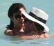 Exclusif - Olga Kurylenko et Danny Huston en pleine baignade à Miami. Le 16 octobre 2012.