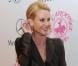Nicollette Sheridan ultrasexy, exhibe ses jolies gambettes sur le tapis rouge du gala Carousel of Hope, à l'hôtel Beverly Hilton. Beverly Hills, le 20 octobre 2012.
