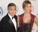 George Clooney et Stacy Keibler, charmant couple sur le tapis rouge de l'hôtel Beverly Hilton où a lieu le gala Carousel of Hope. Beverly Hills, le 20 octobre 2012.