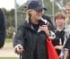 Reese Witherspoon, avec son mari Jim Toth, regarde son fils Deacon jouer au football à Los Angeles, le 20 octobre 2012.