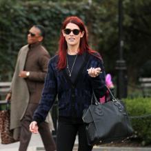 Ashley Greene a changé de couleur de cheveux pour son nouveau film <em>CBGB</em> comme on a pu le voir dans les rues de New York le 20 octobre 2012.