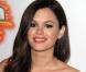 Rachel Bilson, rayonnante au naturel, éclipse l'idole des ados Victoria Justice
