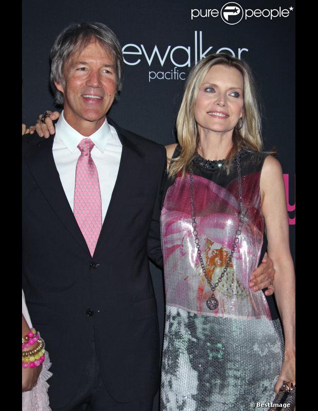 Michelle Pfeiffer et David E. Kelley à la 8eme soirée annuelle au profit du "Cedars-Sinai Women's Cancer Program" à Santa Monica, le 27 Octobre 2012