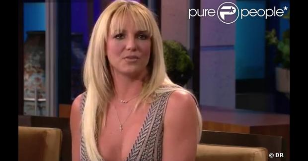 Britney Spears répond aux questions de Jay Leno dans son  Tonight Show .