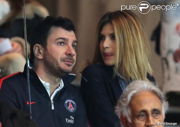 Michaël Youn et sa compagne Isabelle Funaro lors de la rencontre entre le PSG et l'OM en huitième de finale de la coupe de la Ligue (2-0) au Parc des Princes le 31 octobre 2012 à Paris