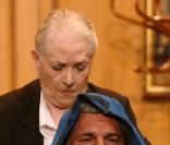 Jean-Pierre Castaldi et Claude Gensac dans La Perruche et le poulet