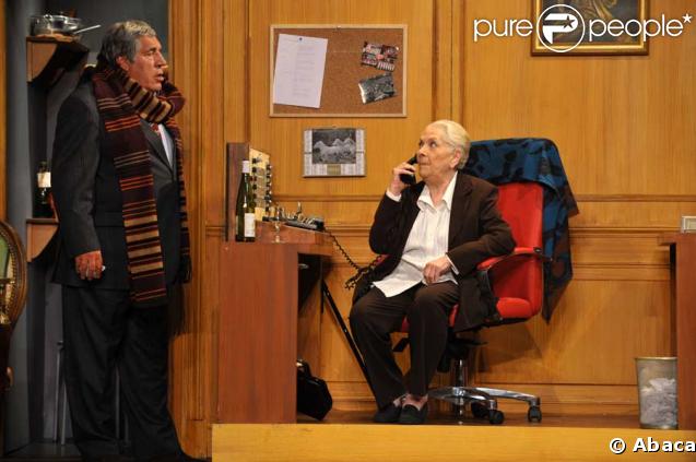 Jean-Pierre Castaldi et Claude Gensac dans La Perruche et le poulet