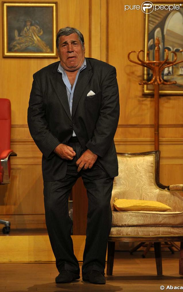 Jean-Pierre Castaldi et Claude Gensac dans La Perruche et le poulet