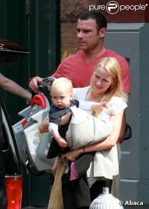 Naomi Watts, Liev Schreiber et bébé, la famille réunie
