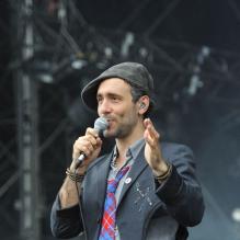 Le chanteur Charlie Winston le 24 juin 2012 à Paris. Il était à Courchevel le 15 décembre 2012 pour la remise des Prix des <em>Femmes en or</em>.