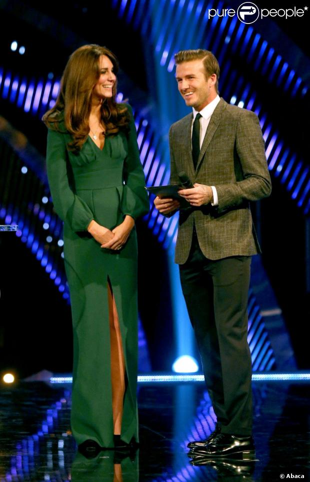 Kate Middleton et David Beckham, un tandem ultraglamour et très branché sport ! La duchesse de Cambridge prenait part dimanche 16 décembre 2012 à la cérémonie des BBC Sports Personality of the Year Awards 2012 à l'ExCel Arena de Londres. Son premier engagement depuis l'annonce de sa grossesse et son hospitalisation.