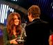  Kate Middleton remettant à Bradley Wiggins son trophée. La duchesse de Cambridge prenait part dimanche 16 décembre 2012 à la cérémonie des BBC Sports Personality of the Year Awards 2012 à l'ExCel Arena de Londres. Son premier engagement depuis l'annonce de sa grossesse et son hospitalisation. 