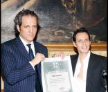 Marc Anthony récompensé sous les yeux de J-Lo