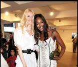 Naomi Campbell et Claudia Schiffer au vernissage de Mario Testino, le 2/07/08