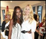Naomi Campbell et Claudia Schiffer au vernissage de Mario Testino, le 2/07/08
