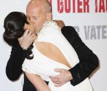 Bruce Willis, follement amoureux : Son baiser fougueux à sa femme Emma