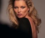 Kate Moss sensuelle et glamour pour un Coiffage Couture