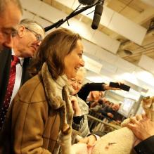 Ségolène Royal très à l'aise au Salon de l'Agriculture, à Paris, le 27 février 2013.