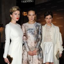 Cécile Cassel, Mélanie Bernier et Ana Girardot assistent à la soirée Valentino dans la boutique de la marque située avenue Montaigne. Paris, le 5 mars 2013.