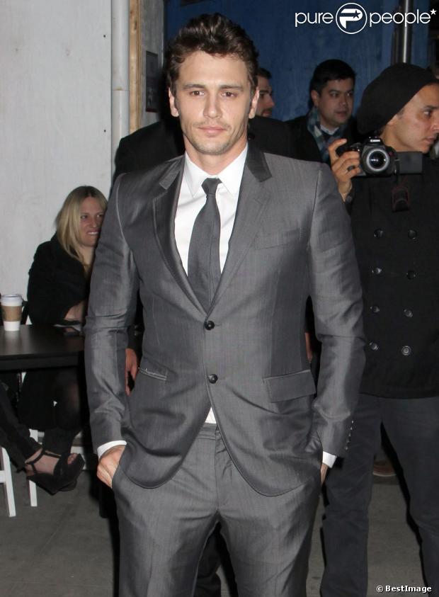 James Franco redevenu brun pour la projection new-yorkaise du film Le Monde fantastique d'Oz à New York, le 5 mars 2013.