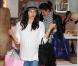 Jenna Dewan-Tatum et la jolie Emmanuelle Chriqui en virée shopping à la boutique Calypso St. Barth à Los Angeles, le 7 mars 2013.