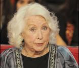  Danielle Darrieux sur le plateau de "Vivement Dimanche" le 28 février 2010. 