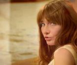 Carla Bruni : ''On me dit souvent que j'inspire une violence démente''