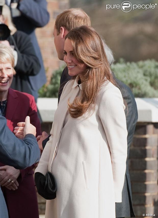 CASA REAL BRITÁNICA - Página 79 1081172-catherine-duchess-of-cambridge-and-620x0-2