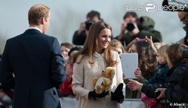 CASA REAL BRITÁNICA - Página 79 1081182-catherine-duchess-of-cambridge-and-620x0-2