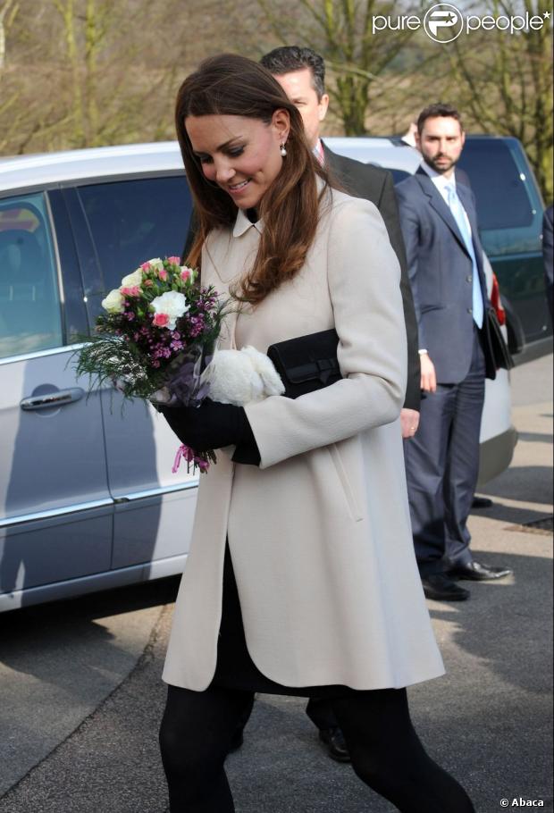 CASA REAL BRITÁNICA - Página 79 1081378-catherine-duchess-of-cambridge-and-620x0-1