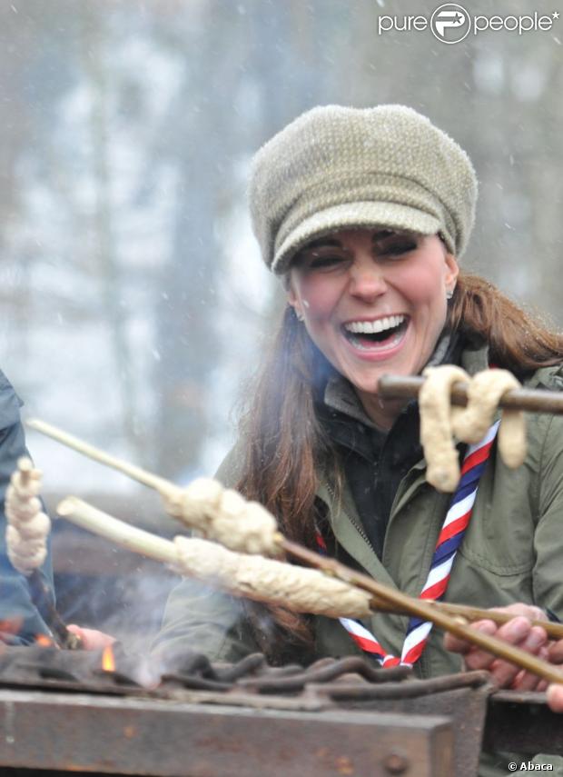 CASA REAL BRITÁNICA - Página 80 1084022-duchess-of-cambridge-cooks-around-a-620x0-1