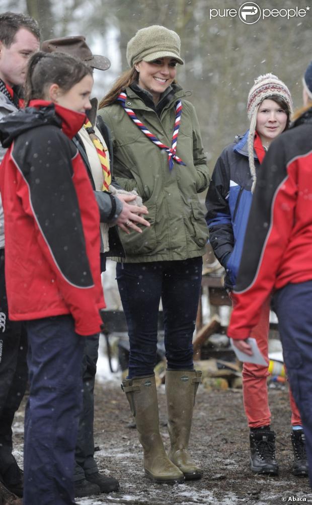 CASA REAL BRITÁNICA - Página 80 1084028-the-duchess-of-cambridge-during-her-620x0-1