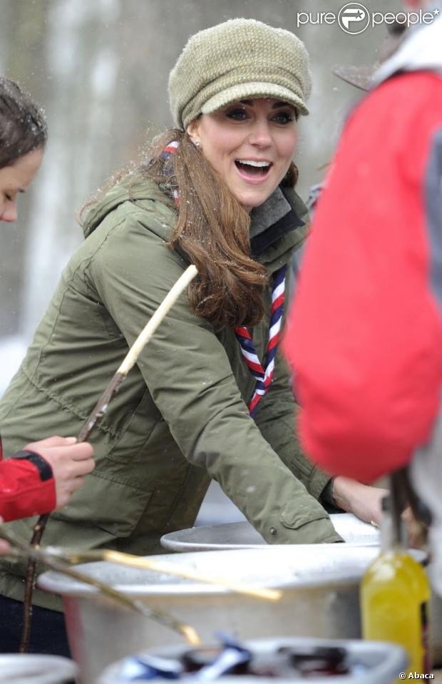 CASA REAL BRITÁNICA - Página 80 1084036-the-duchess-of-cambridge-during-her-620x0-1