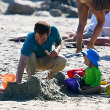 <p>Michael C. Hall sur le tournage de la 7e saison de Dexter, à Venice, Los Angeles, le 20 août 2012.</p>
<p></p>